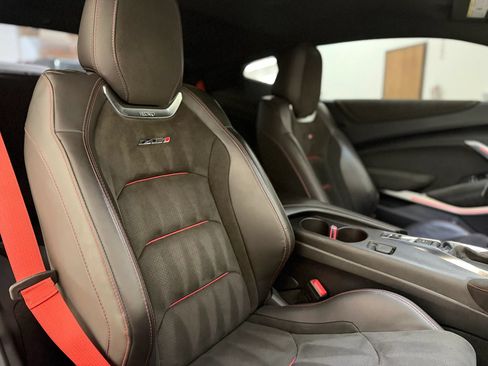 Used 2018 Chevrolet Camaro ZL1 RWD image 25
