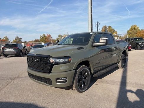 New 2026 RAM 1500 4x4 Crew Cab image 7