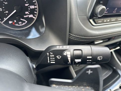 Used 2024 Nissan Rogue SV image 19