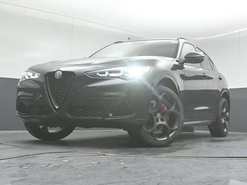 New 2026 Alfa Romeo Stelvio Sprint w/ Convenience Package image 32