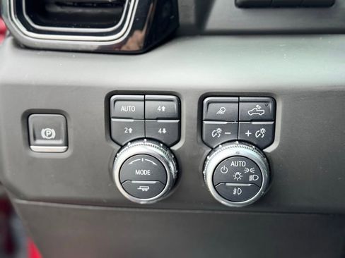 Certified 2025 GMC Sierra 1500 AT4 w/ Technology Package AWD/4WD image 20