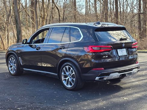 Used 2023 BMW X5 xDrive45e w/ Executive Package image 4