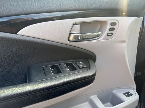 Used 2022 Honda Pilot Touring image 17