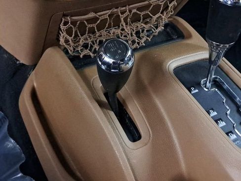 Used 2015 Jeep Wrangler Unlimited Sahara w/ Connectivity Group image 28