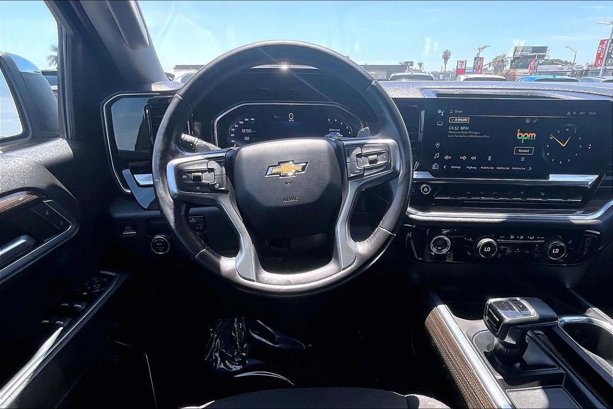 Used 2023 Chevrolet Silverado 1500 LT RWD image 23