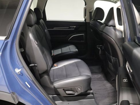 Used 2025 Kia Telluride S AWD/4WD image 19