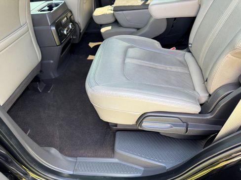 Used 2019 Ford Expedition Limited w/ Equipment Group 301A RWD image 25