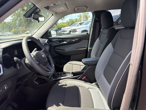 New 2026 Chevrolet TrailBlazer LT w/ Driver Confidence Package FWD image 17