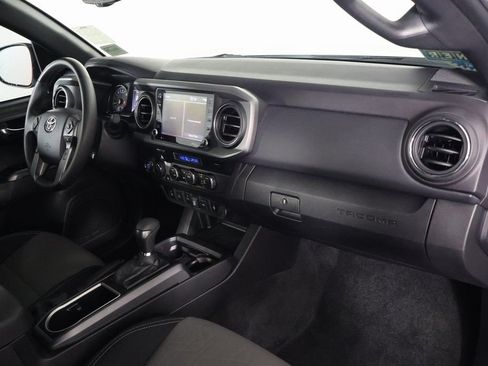 Used 2023 Toyota Tacoma TRD Off-Road w/ Technology Package AWD/4WD image 9