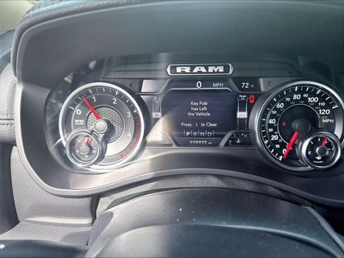 Used 2022 RAM 2500 Laramie AWD/4WD image 16