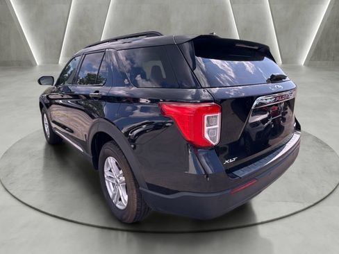 Used 2022 Ford Explorer XLT AWD/4WD image 6
