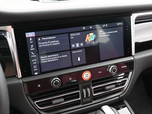 Certified 2026 Porsche Macan AWD/4WD image 20