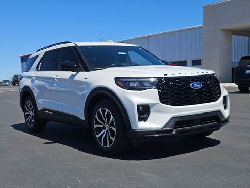 New 2026 Ford Explorer ST-Line RWD image 3