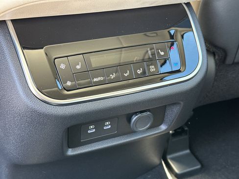 New 2026 Nissan Armada Platinum Reserve image 24