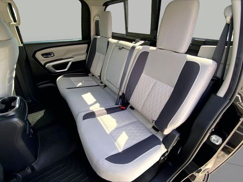 Used 2020 Nissan Titan SV w/ SV Convenience Package RWD image 21