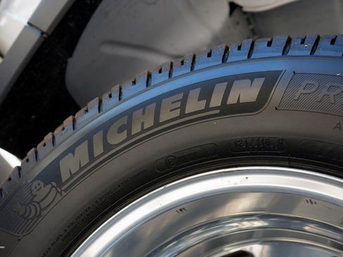 Used 2024 Chevrolet Silverado 3500 High Country w/ High Country Premium Package image 31