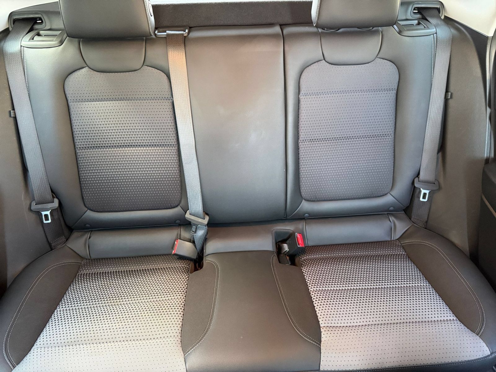 Used 2025 Chevrolet Trax LT FWD image 36