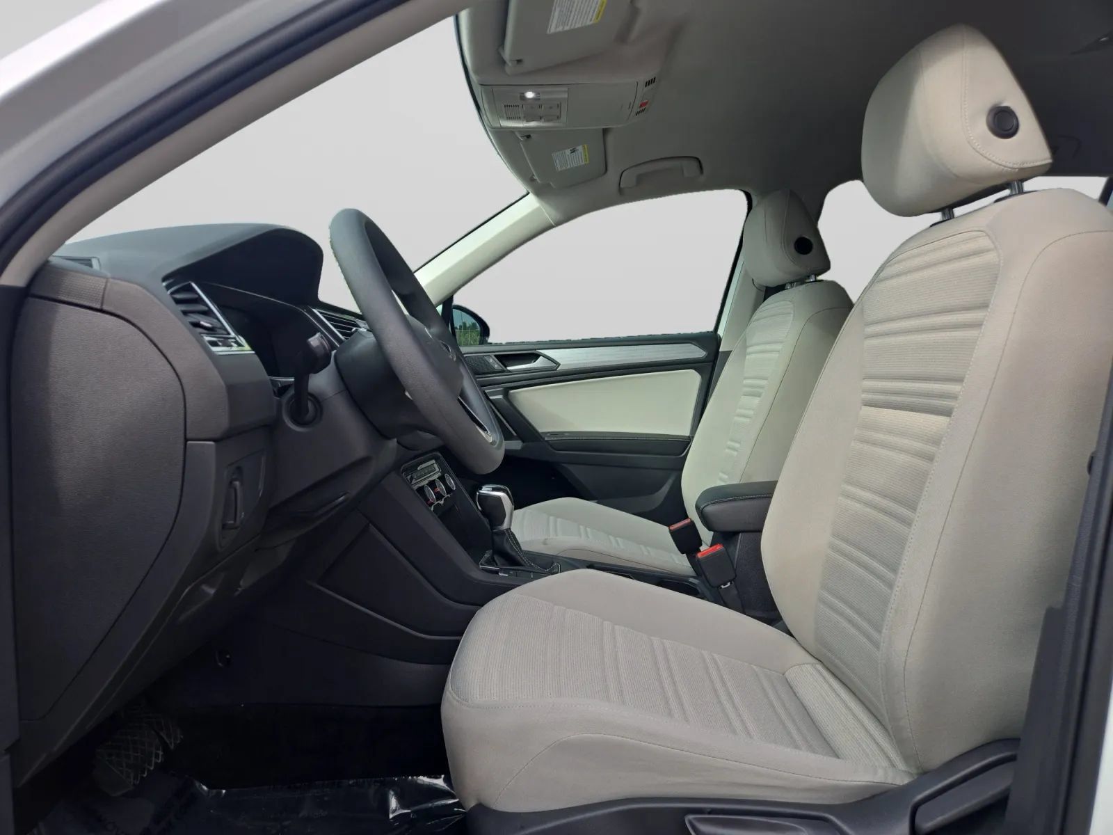 Used 2022 Volkswagen Tiguan S FWD image 16