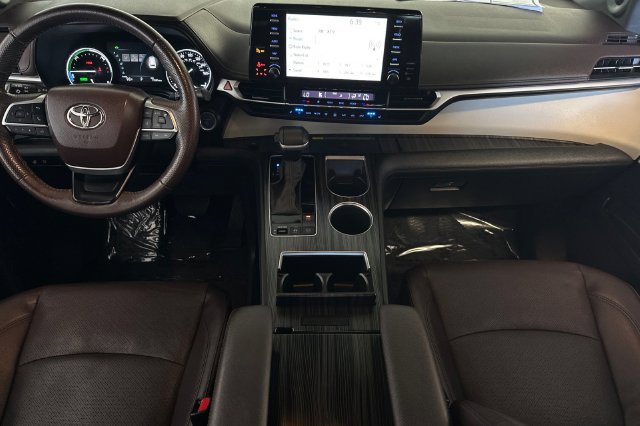 Certified 2023 Toyota Sienna Platinum AWD/4WD image 17