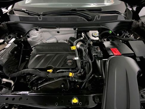 Used 2025 Buick Envista Sport Touring w/ Experience Buick Package FWD image 10