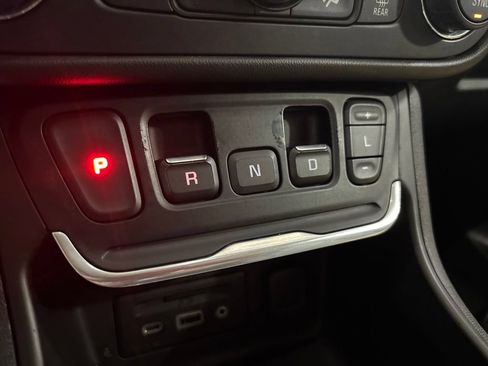 Used 2018 GMC Terrain Denali w/ Comfort Package AWD/4WD image 27