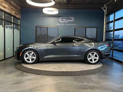 Used 2022 Chevrolet Camaro LT RWD image 6