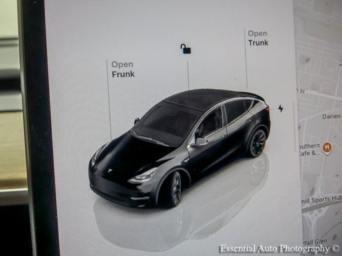 Used 2023 Tesla Model Y Long Range AWD/4WD image 13