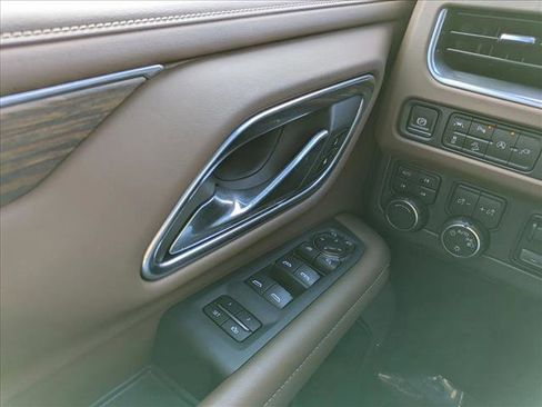 Used 2021 Chevrolet Tahoe High Country w/ Premium Package image 18