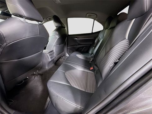 Used 2021 Toyota Camry SE image 22