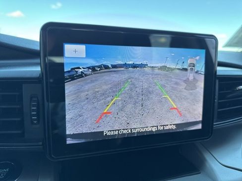 Used 2022 Ford Explorer XLT image 15