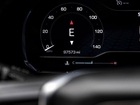 Used 2022 GMC Yukon XL SLE image 16