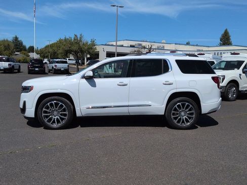 Used 2023 GMC Acadia Denali AWD/4WD image 2