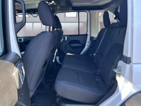 Used 2023 Jeep Wrangler Unlimited w/ Cold Weather Group image 12