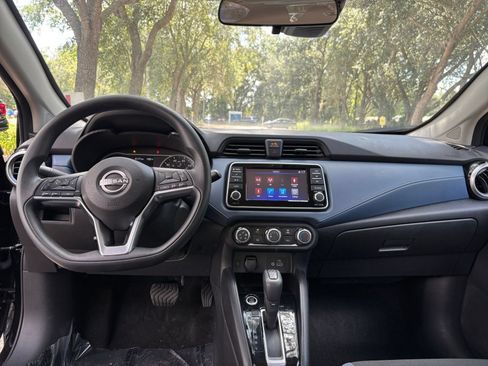 Used 2025 Nissan Versa SV FWD image 27