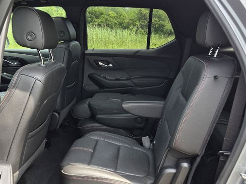 Used 2023 Chevrolet Traverse RS AWD/4WD image 7