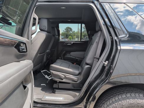 Used 2026 Chevrolet Tahoe Z71 w/ Comfort Package AWD/4WD image 11