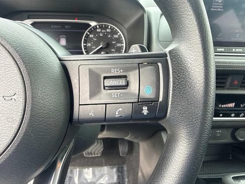 Used 2024 Nissan Rogue SV AWD/4WD image 29