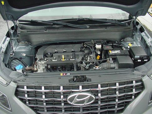 Used 2022 Hyundai Venue Limited image 30