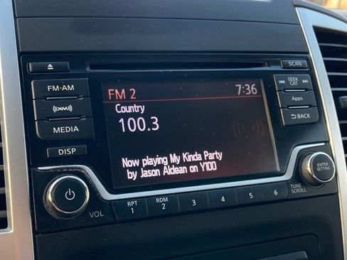 Used 2015 Nissan Frontier SV image 19