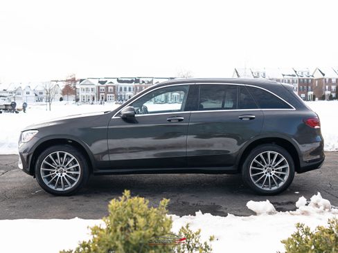 Used 2022 Mercedes-Benz GLC 300 4MATIC image 4