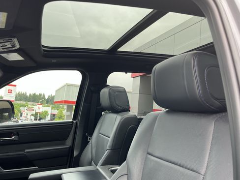 Used 2024 Toyota Tundra Platinum AWD/4WD image 20