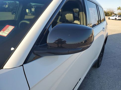 Used 2025 Jeep Grand Cherokee L Altitude image 21