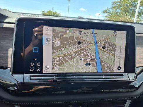 Certified 2025 Volkswagen Atlas SEL Premium R-Line image 16