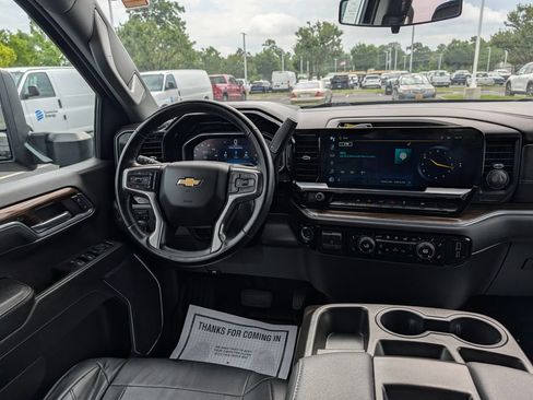 Used 2023 Chevrolet Silverado 1500 LT w/ Protection Package AWD/4WD image 3