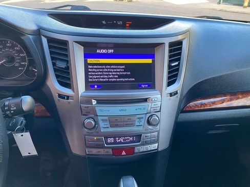 Used 2012 Subaru Outback 2.5i Limited image 21