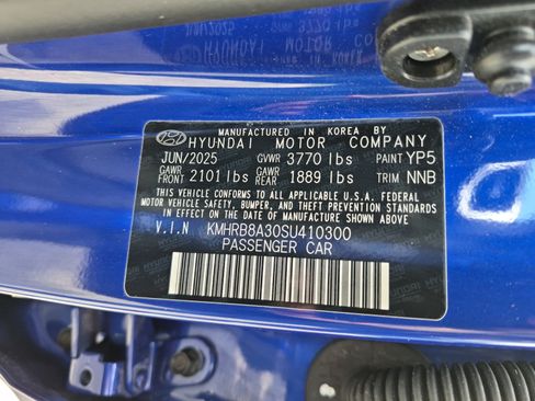 Used 2025 Hyundai Venue SE FWD image 25