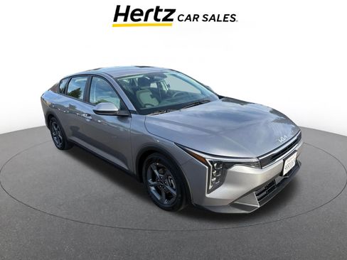 Used 2025 Kia K4 LXS image 1