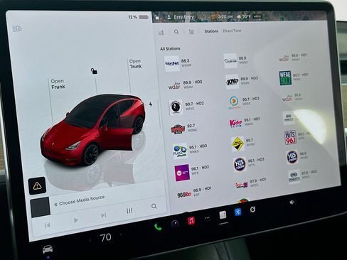 Used 2023 Tesla Model Y Long Range image 19