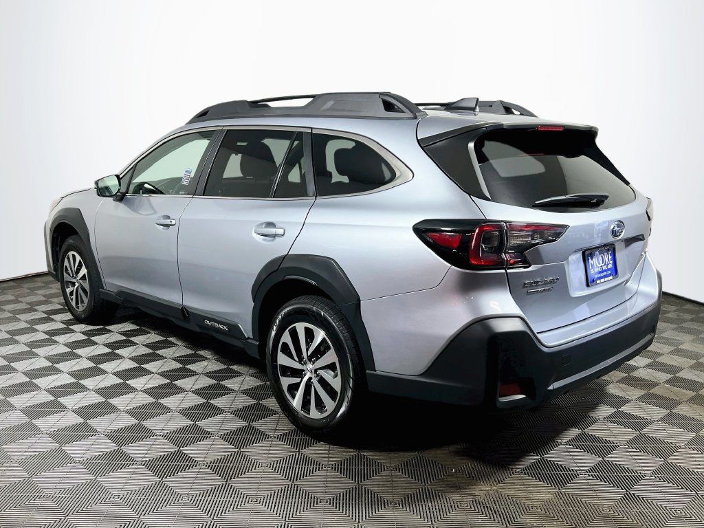 Used 2024 Subaru Outback Premium AWD/4WD image 5