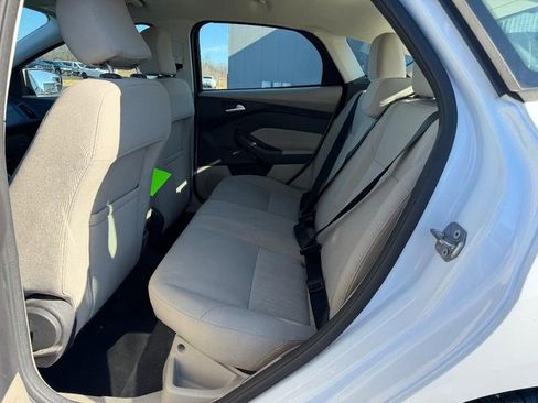 Used 2015 Ford Focus SE image 9